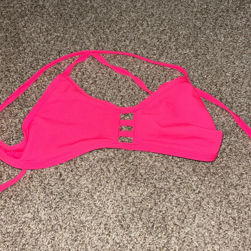 jolyn bikni top!